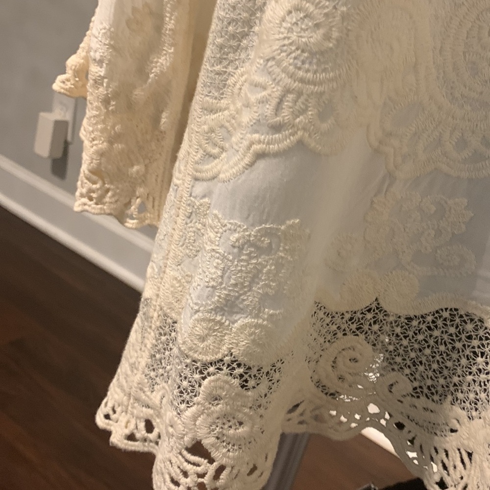 Democracy Boho Ivory Blouse with Lace Trim Size M NWT - Picture 2 of 10
